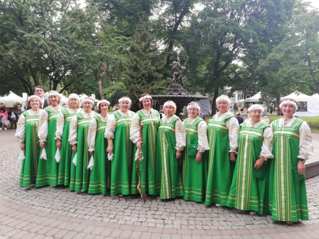 sieviešu ansamblis "Razdoļje"